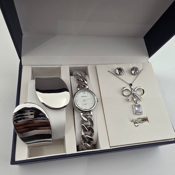 Female jewelry sets